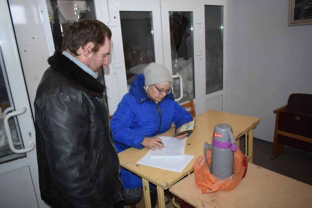 Сергей Колягин: В городе Горское две инициативные группы из числа горожан выдают гуманитарную помощь, доставленную из госрезерва республики