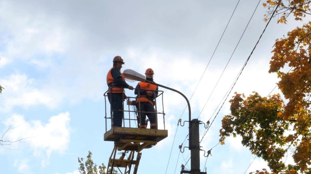 «Луганскгорсвет» установил 50 светодиодных светильников на улице Ватутина