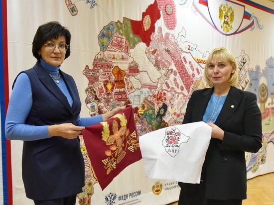 Новые регионы России прислали в Чувашию фрагменты Вышитой карты