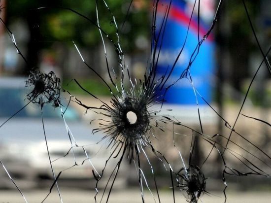 Многоквартирные дома в Брянке в ЛНР пострадали из-за обстрела ВСУ