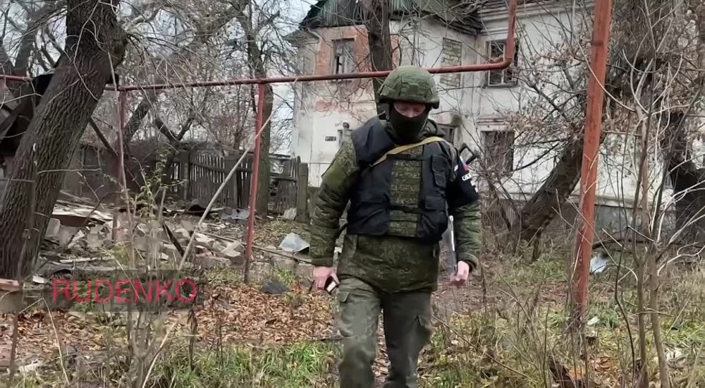 ������ �������: ������� �.�. �������� ��� � ����������� ������������ ���� M142 HIMARS (6 �����)