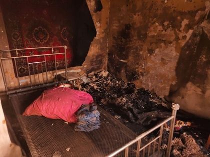 Житель Алмазной помог своему сыну выбраться из горящего дома