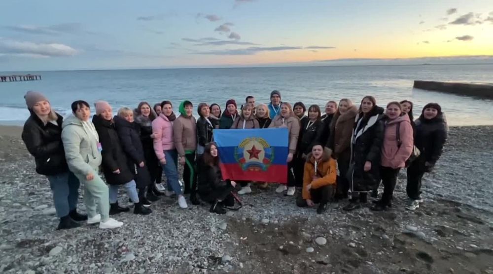 Евгений Морозов: 22 ноября брянковские педагоги из 4, 19,23 школ и гимназии, в рамках участия в республиканском конкурсе "Навигаторы детства"", в составе делегации ЛНР