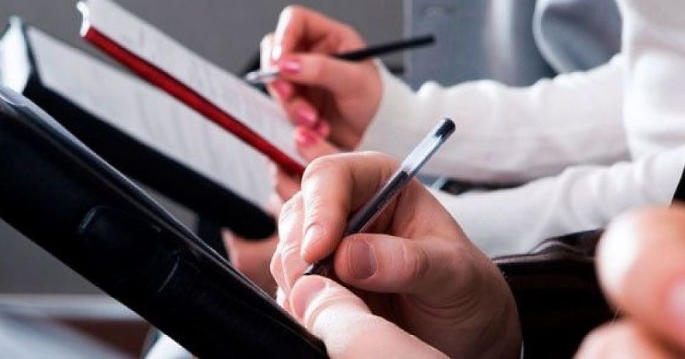 Специалисты Центра занятости проинформировали жителей Счастья об услугах учреждения