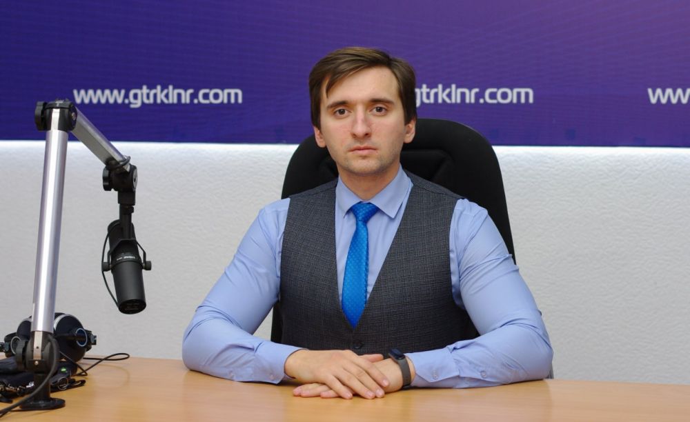 Председатель Молодёжного парламента при Народном Совете ЛНР Андрей Самойлов рассказал о важности работы партии «Единая Россия» в Республике в день 21-й годовщины её образования