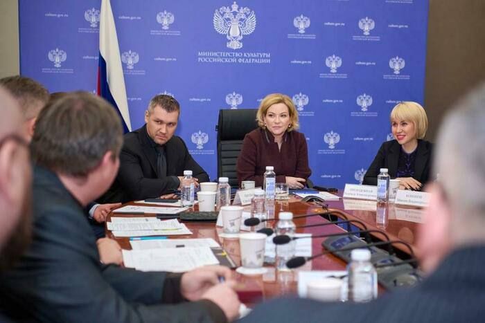 Два творческих вуза ЛНР и ДНР - Луганская государственная академия культуры и искусств имени Михаила Матусовского и Донецкая...