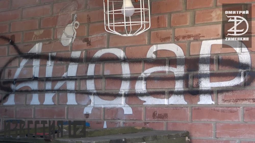 Дмитрий Зименкин: 26 марта 2022.. Иностранным СМИ устроили экскурсию в ЛНР. По Луганску они ходили в бронежилетах и касках в...