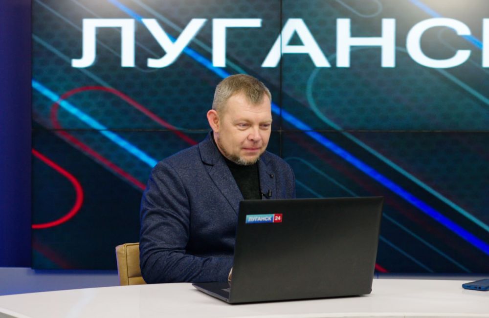 Член общественной организации «Не забудем! Не простим!» Сергей Белов в эфире проекта «Луганск LIVE» на телеканале «Луганск...