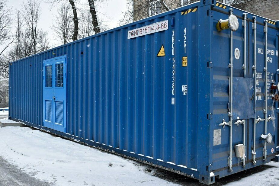 ЛНР. В населенные пункты Северодонецкой агломерации, а также города Горское и Золотое доставлены 22 блочно-модульные котельные, которые обеспечат население и социальные объект...