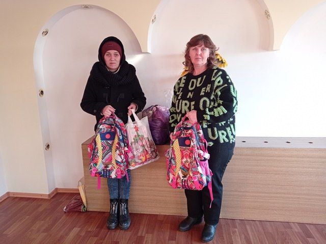 СОВЕТ ЖЕНЩИН ПРИ АДМИНИСТРАЦИИ СЛАВЯНОСЕРБСКОГО РАЙОНА ПЕРЕДАЛ ГУМАНИТАРНУЮ ПОМОЩЬ МНОГОДЕТНОЙ МАТЕРИ