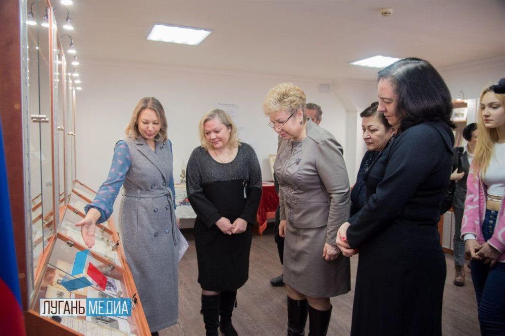 Государственной архивной службой ЛНР проводится выставка, посвященная 80-летию освобождения Ворошиловграда от фашистско-немецких захватчиков