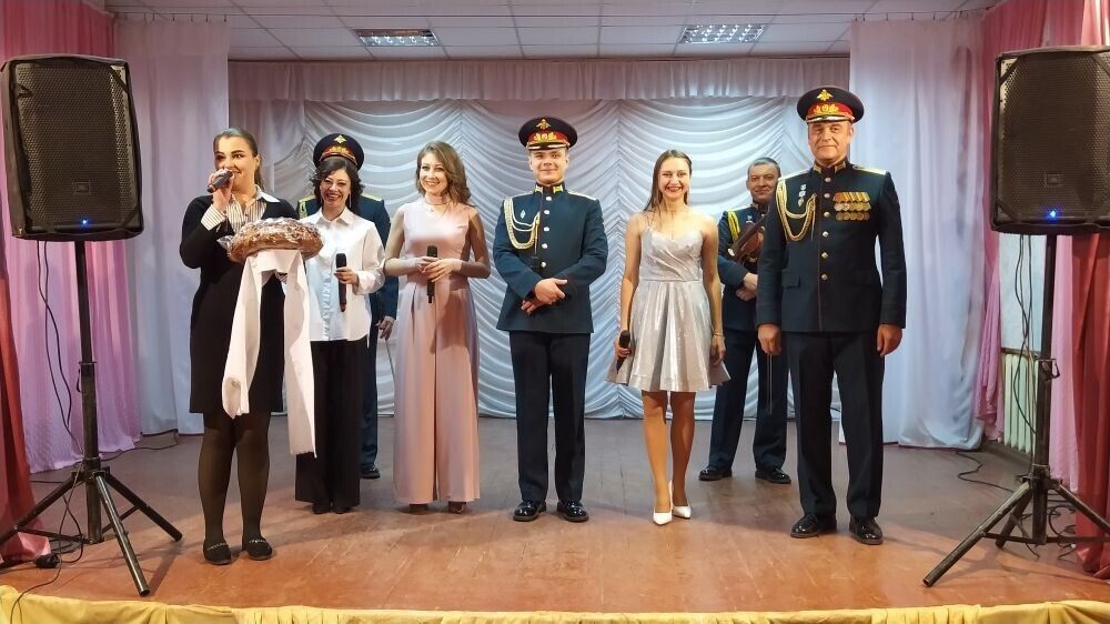 Ансамбль песни и пляски ЦВО выступил в Александровске