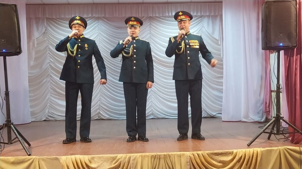 Ансамбль песни и пляски ЦВО выступил в Александровске