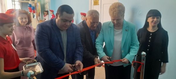 Музей "Наследие", посвященный проведению спецоперации, открылся в ровеньковской гимназии