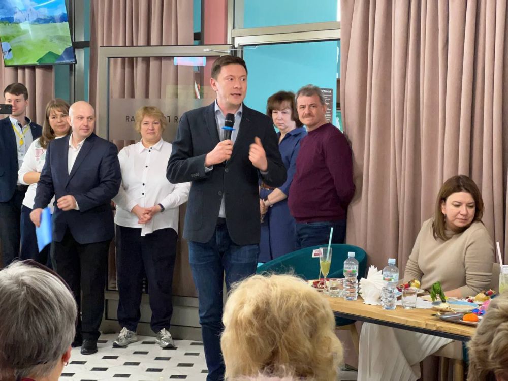 Светлана Хворостян: Также сегодня по приглашению депутата Мосгордумы Александра Михайловича Козлова посетили первый юбилей проекта "Московское долголетие"