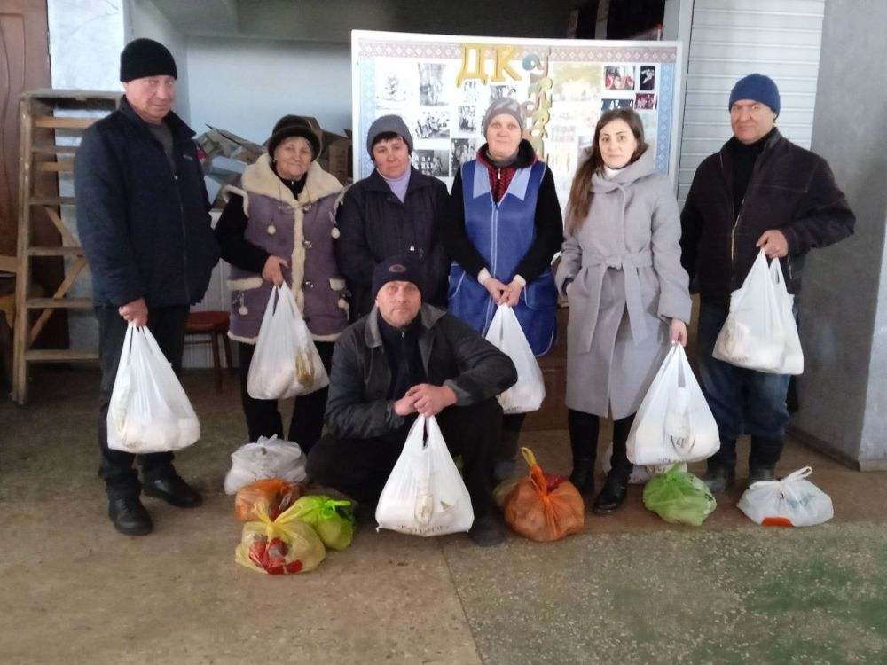 Сергей Колягин: Сегодня гуманитарную помощь в виде продуктовых наборов получили жители города Горское, которые на...