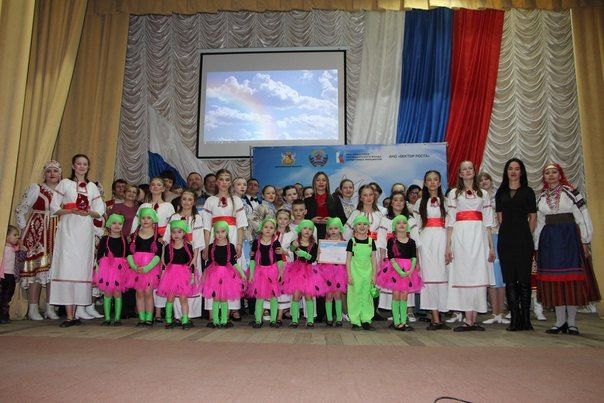 Вчера в Меловском Центральном Доме культуры в рамках проекта "Один народ - одна культура" состоялось открытие...