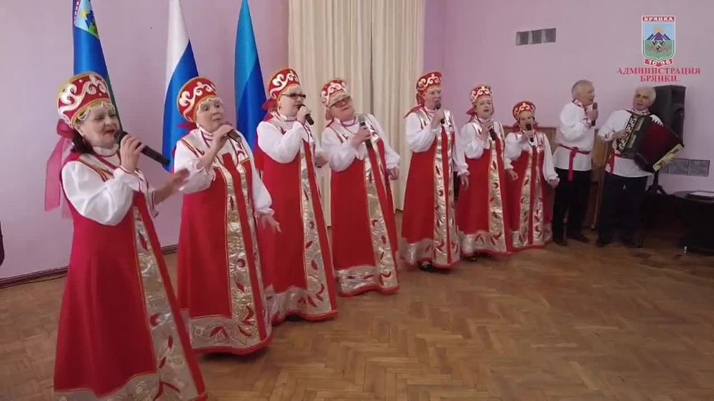 Евгений Морозов: В литературной гостиной Дворца культуры имени Октябрьской Революции состоялось чествование работников сферы обслуживания и коммунального хозяйства, приуроченное к их профессиональному празднику