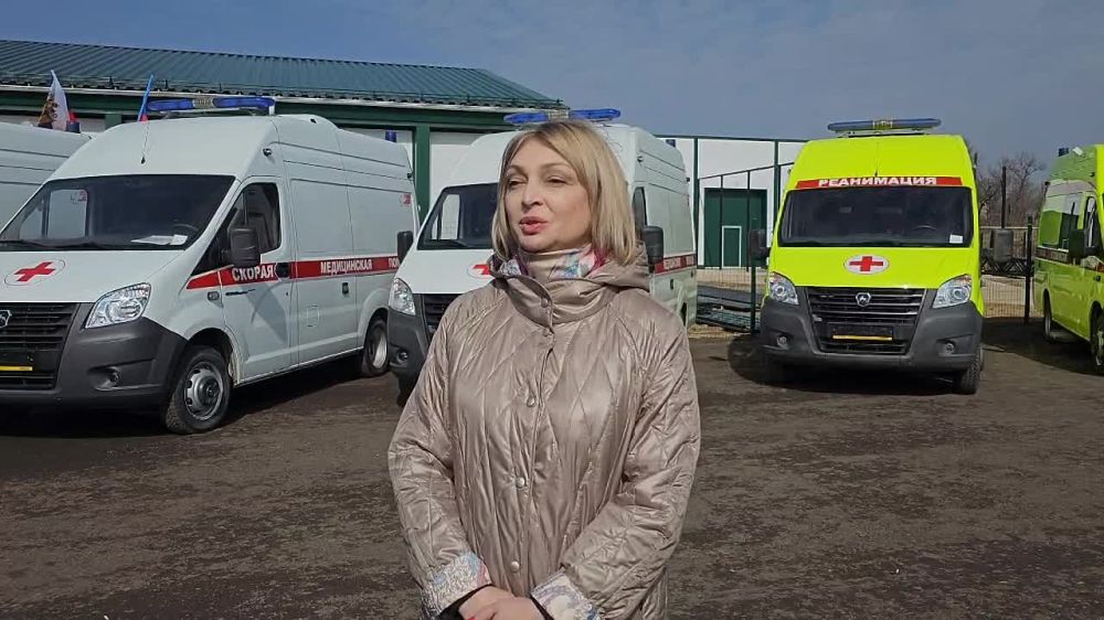 Министр здравоохранения ЛНР Наталия Пащенко и сенатор от ЛНР в Совете Федерации Ольга Бас посетили строительство подстанции скорой помощи в Ровеньках