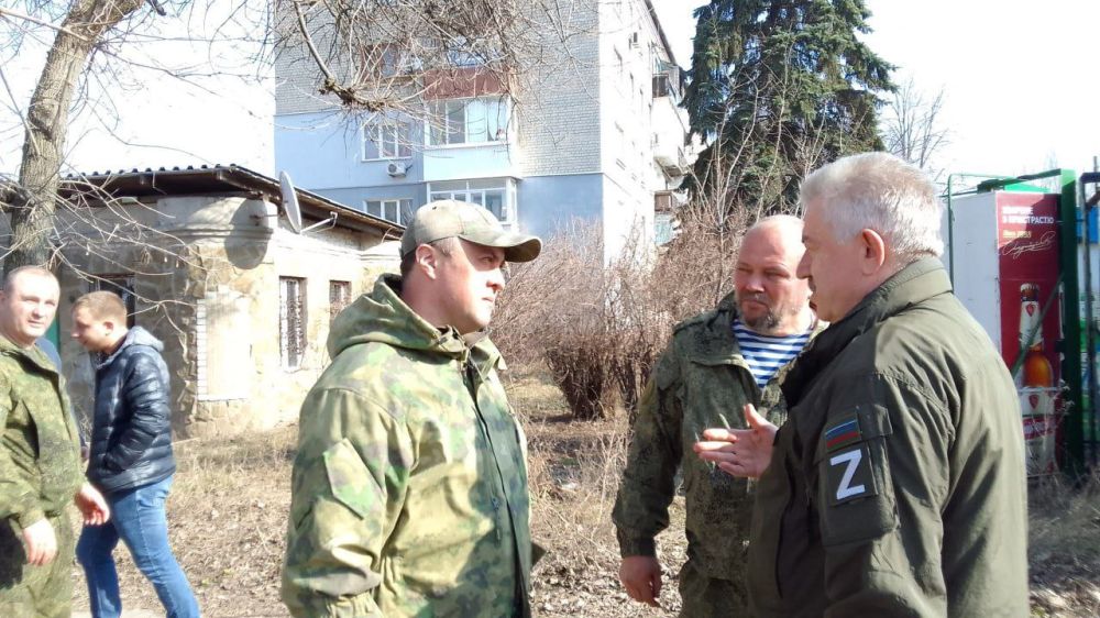 ������ ����������: �������, � ���������� ������ ��������� ������� ������� � �. �. ����� ������������� ������ ���������� ������� ������ � ��������� ��������� ������ ��� ���������� ��������