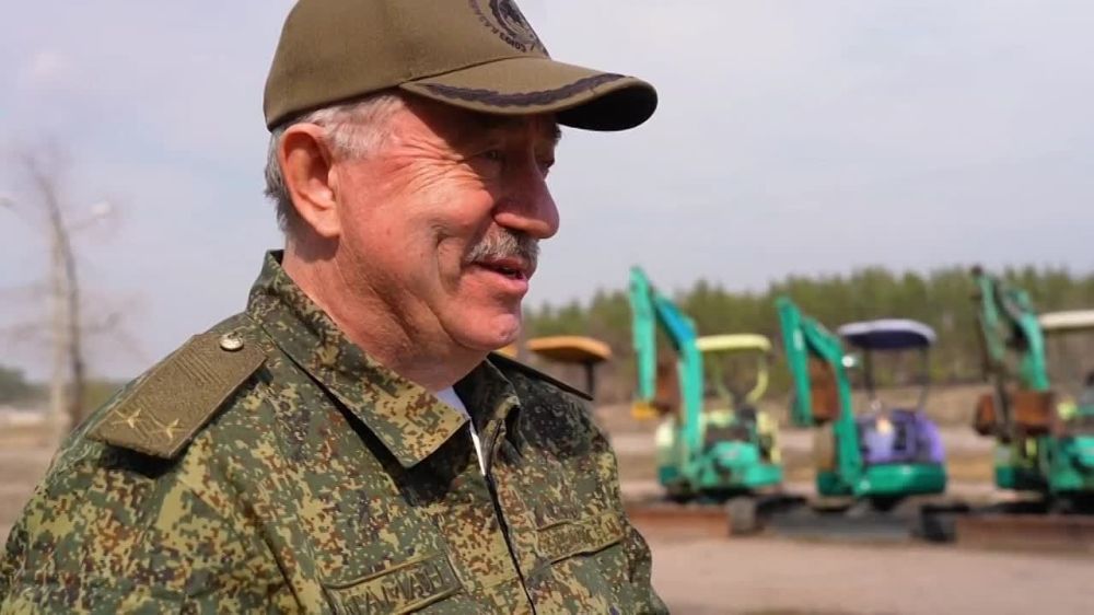 ������ ����������: ������� ������ ��������� ������������ ������ �� �.�. �������� �� ����� ������������� � ������ ��� ���������-������� ������� 76-�� ���, �������� ������ ����������� ��������� ������