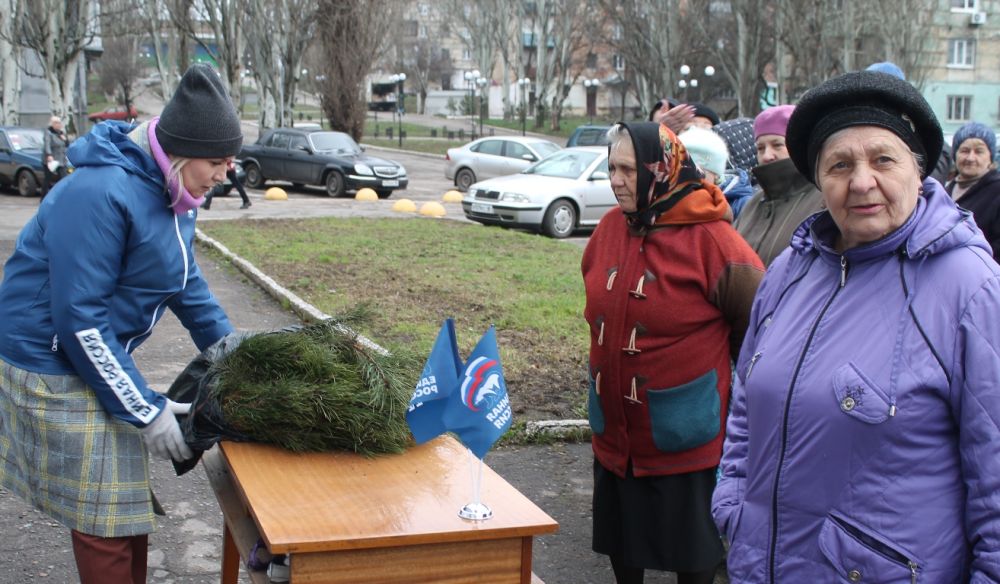 В Брянке прошла акция «Зеленый город»