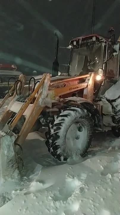 Евгений Морозов: Очередные две единицы техники готовятся к выезду! Контролирую лично