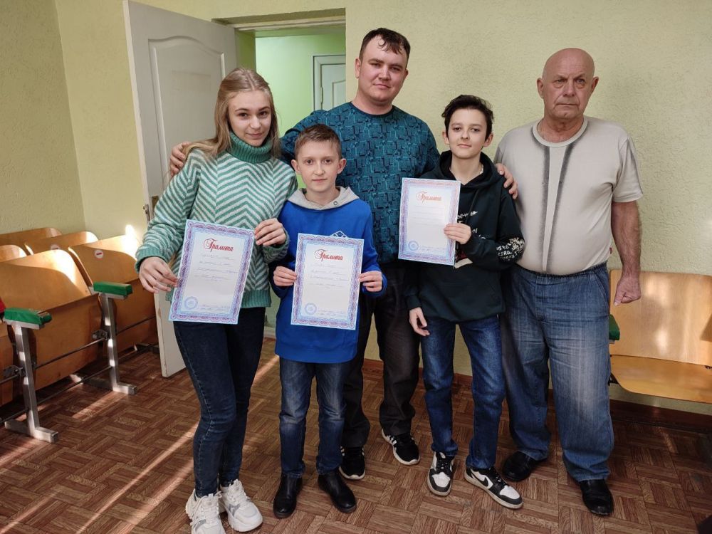 2 апреля в городе Старобельск прошёл Республиканский турнир по скоростным шахматам, участниками которого стали 19 спортсменов из городов: Луганск, Рубежное, Старобельск, Счастье, Станично-Луганского и Меловского районов