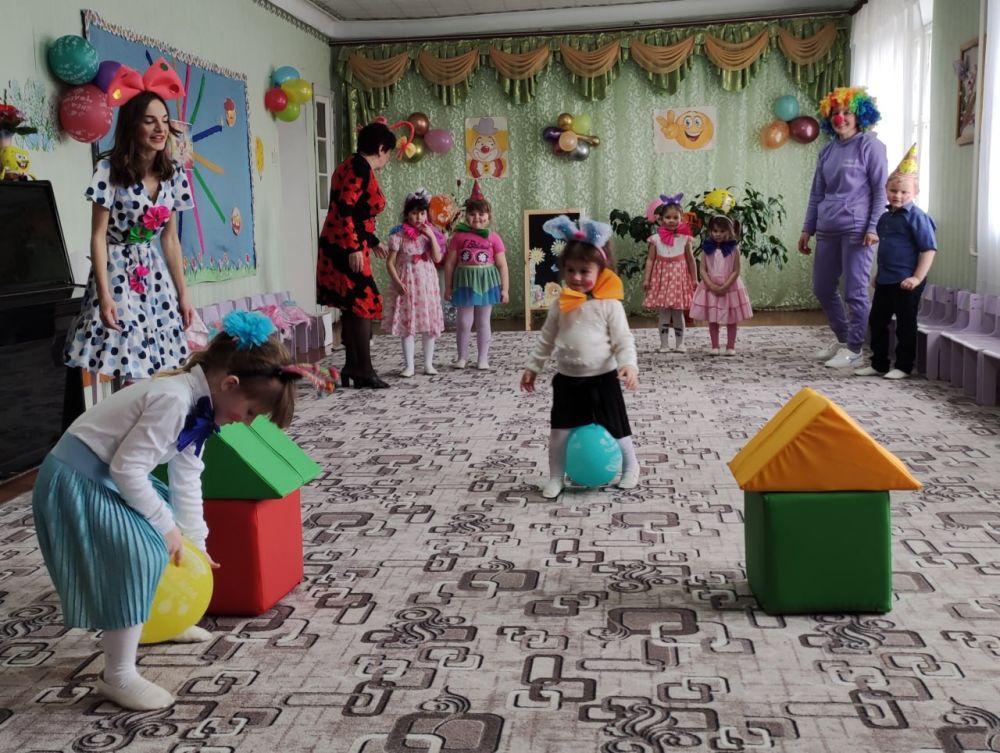 В МИУСИНСКОМ ЯСЛИ-САД № 68 «КОЛОБОК» СОСТОЯЛОСЬ РАЗВЛЕКАТЕЛЬНОЕ МЕРОПРИЯТИЕ «ДЕНЬ СМЕХА И ВЕСЕЛЬЯ»