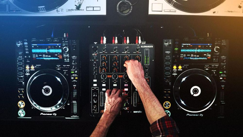 ����� �������: � �������� �������� ����� ������������, �������� � �������� ���