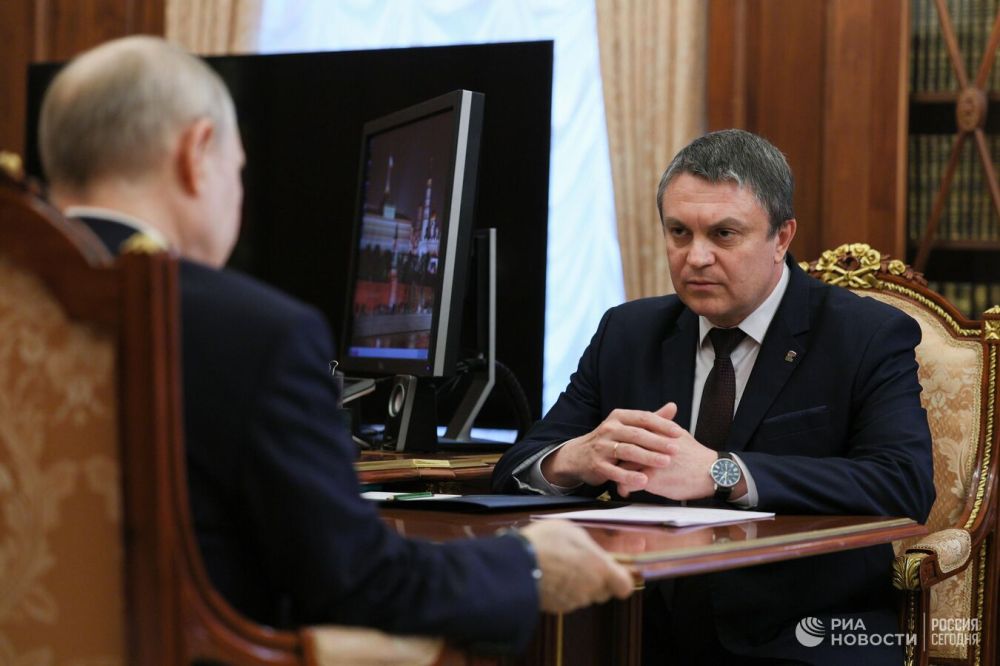 Путин призвал скорее создать федеральные органы исполнительной власти в ЛНР