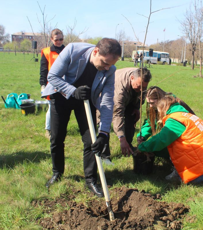 10 ������ ������� ������������� � ������������� ����� ���� ������, ����������� ������ 27 ���. �������, �������� � ���� ������� ������������� �����