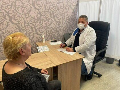 Проект "Онкологический патруль" стартовал в ЛНР с осмотра жителей Счастья и Станицы