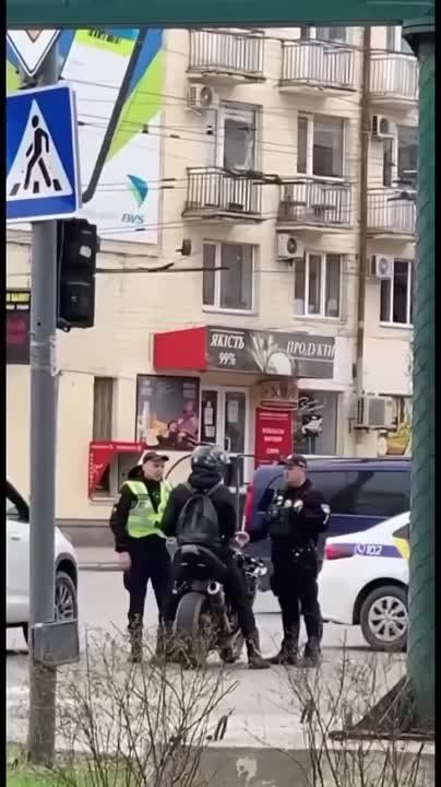 ������ �������: "�����������" ������������