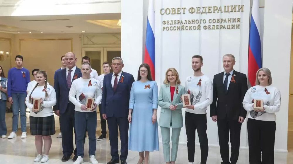 В Совете Федерации открылась выставка «Георгиевская лента – символ воинской славы», приуроченная к празднованию 78-й годовщины Победы в Великой Отечественной войне