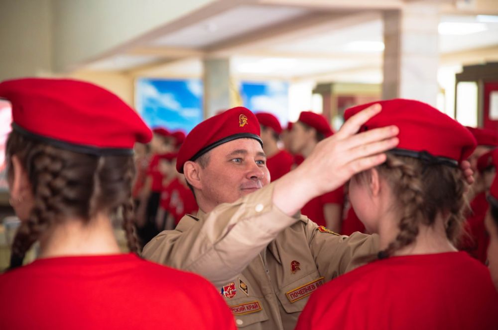 Юнармия. В стенах «Краснодонского ордена Дружбы народов музея «Молодая гвардия» состоялась торжественная церемония приема...