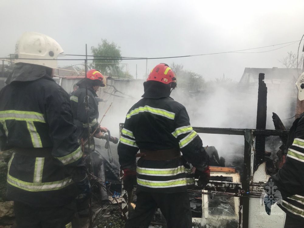 Спасатели ликвидировали пожар в Лисичанске