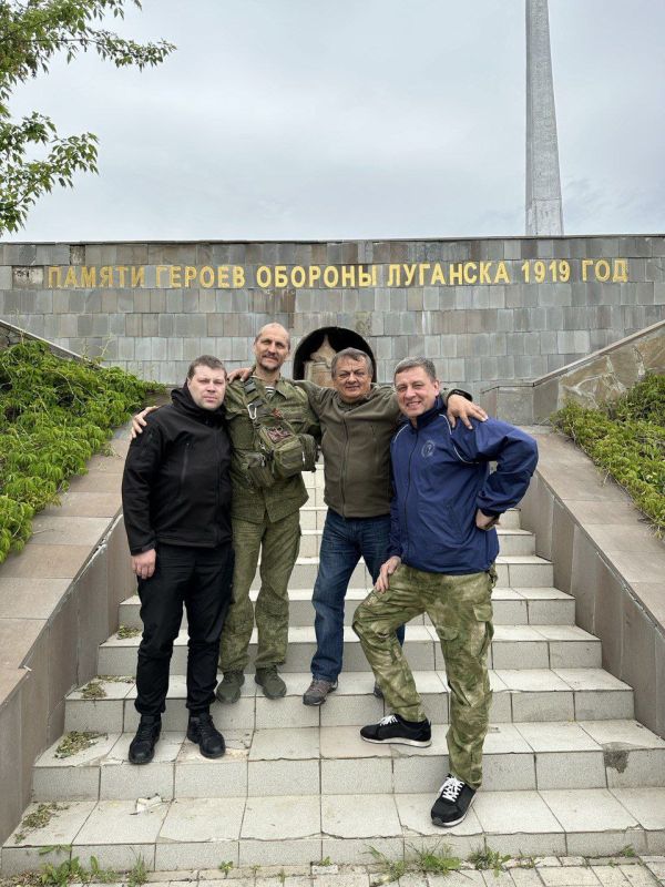 Олег Попов: С друзьями из Москвы и Санкт-Петербурга посетили памятные места нашей республики