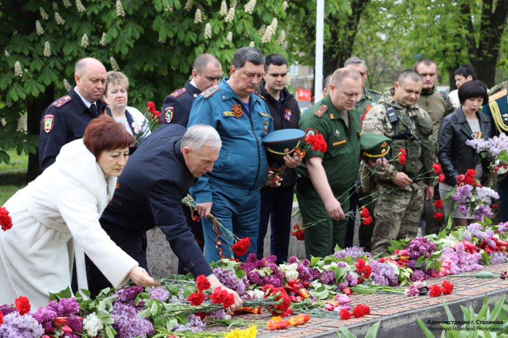 В городах и районах ЛНР прошли мероприятия, посвященные 78-й годовщине Победы в Великой Отечественной войне
