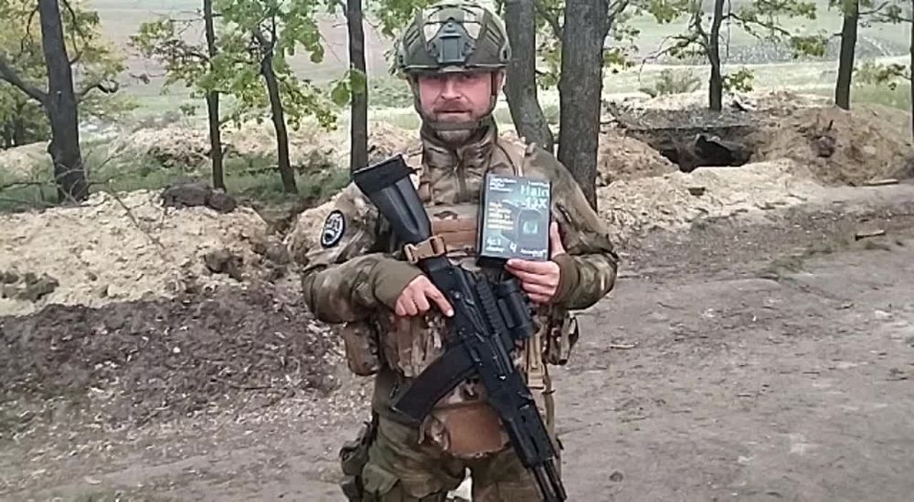 ���� ���������: �������� � �������� ����-12, ������� � ����������� ����������� - �������� � ���, 4 ������� ������� ������� Levenhuk Halo 13X