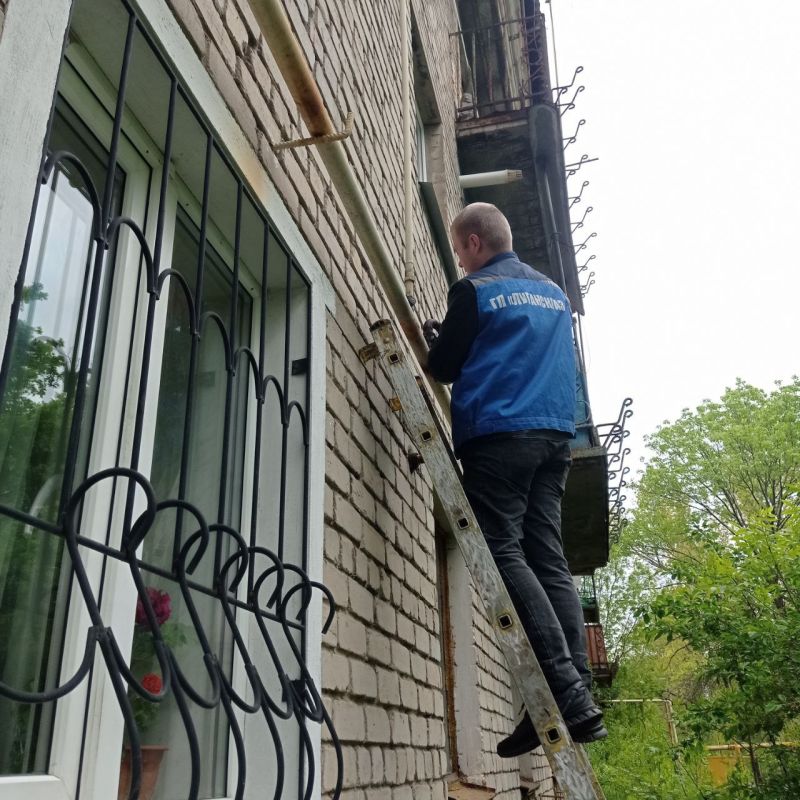 Специалисты «ЛУГАНСКГАЗа» восстановили газопровод, поврежденный в результате сегодняшнего обстрела города Алмазная