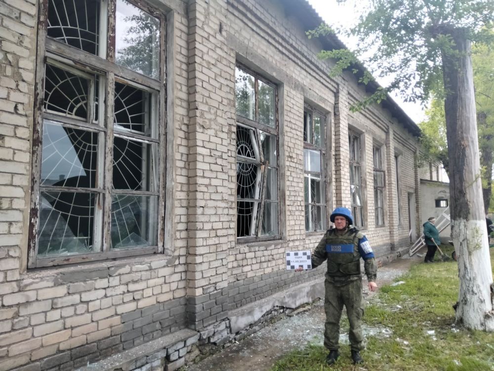 Последствия обстрела вооруженными формированиями Украины г. Алмазная (ЛНР)