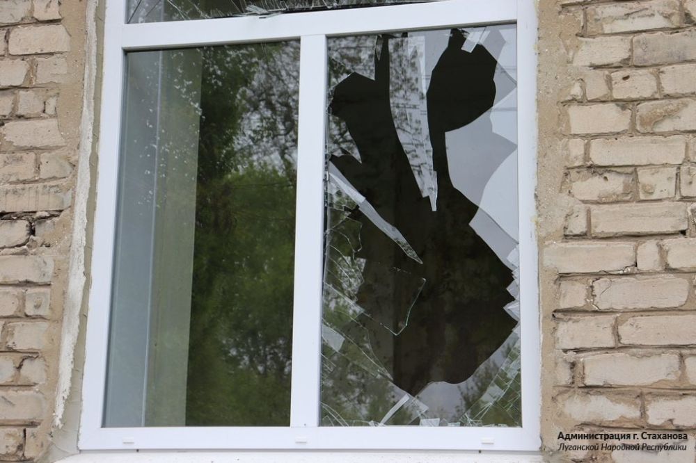 В Алмазной в результате обстрела вооруженными формированиями Украины повреждено нескольких социальных объектов: отдел по...