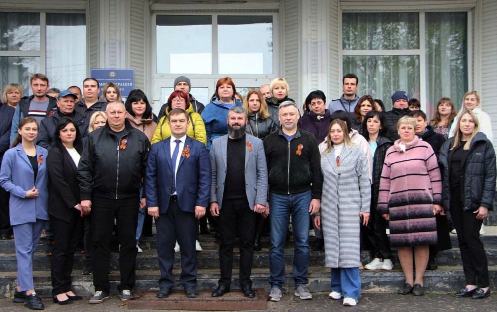 12 мая является государственным праздником – Днём Луганской Народной Республики