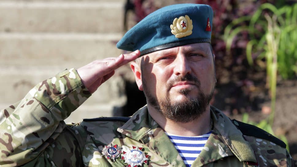 Ранение при взрыве в центре Луганска получил врио главы МВД ЛНР Игорь Корнет, сообщает РИА Новости