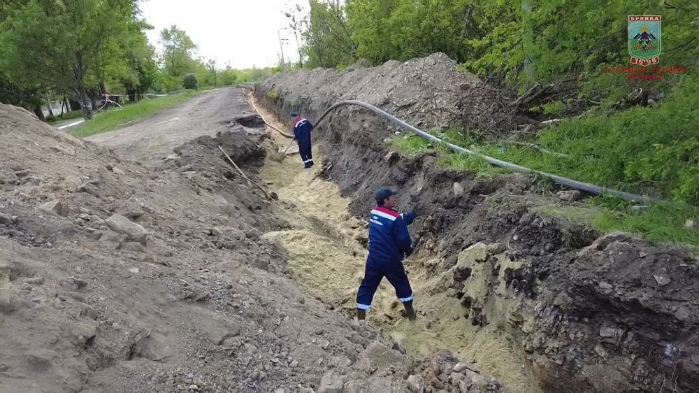 Евгений Морозов: Держу на личном контроле ход ремонтных работ в образовательных учреждениях города и водоводе в густонаселённых микрорайонах "Тополь" и "Тополь-1"