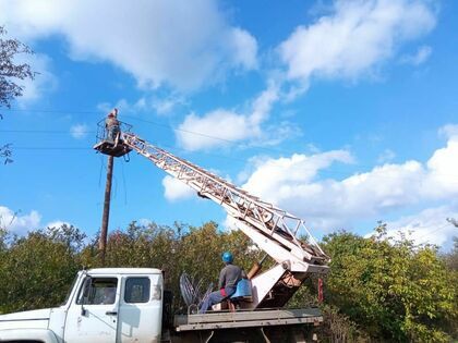 Энергетики восстановили электроснабжение Молодежного, нарушенное обстрелом со стороны ВСУ