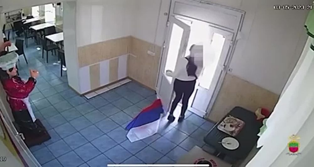 Олег Попов: Год тюрьмы за надругательство над государственной символикой