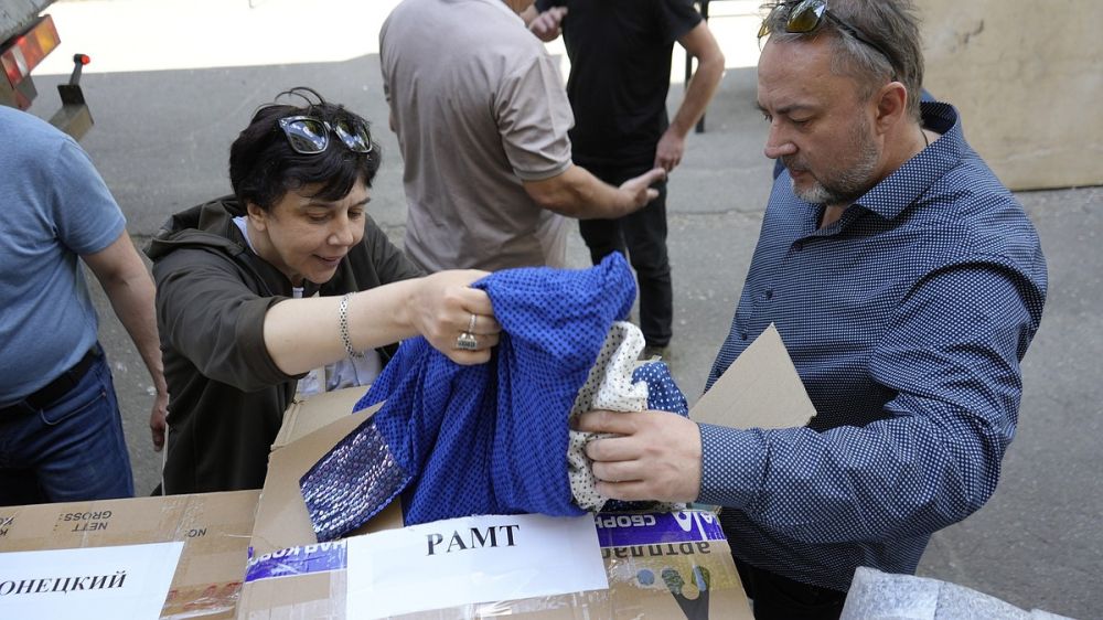 Донецкий молодежный театр получил от коллег из Москвы и Санкт-Петербурга больше 100 единиц оборудования и реквизита