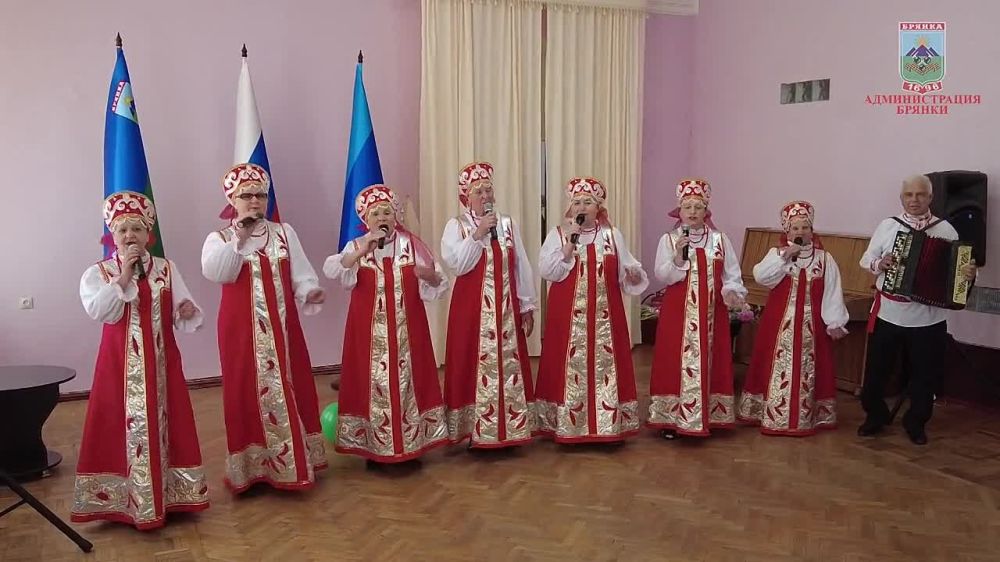 В брянковском Дворце культуры имени Октябрьской революции состоялось торжественное собрание, посвященное Дню предпринимателя